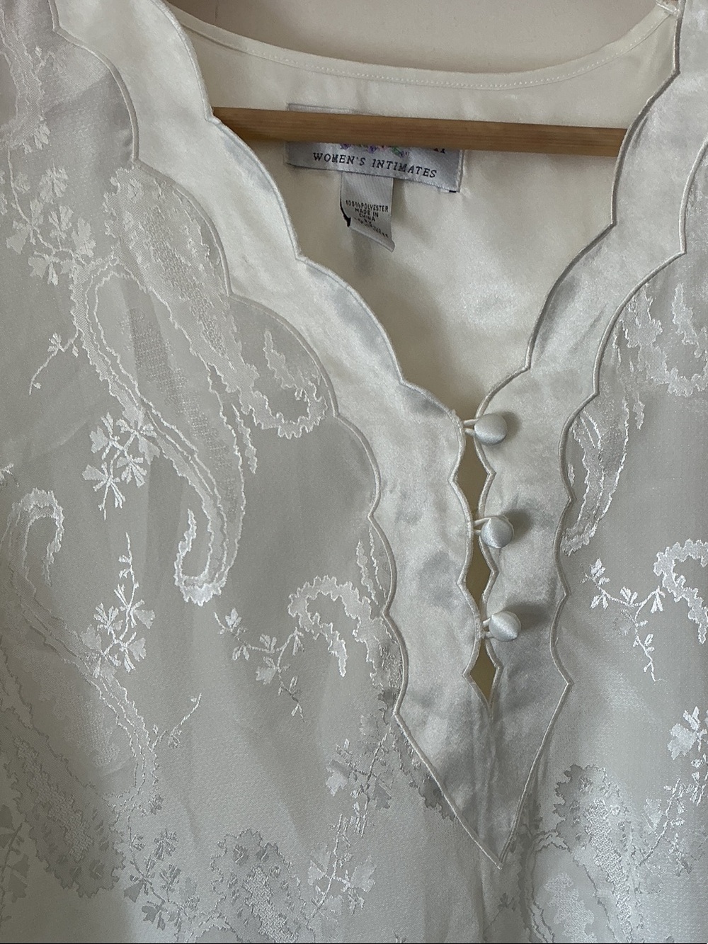 ÉRIKA TAYLOR II Ivory Lace Satin Nightgown